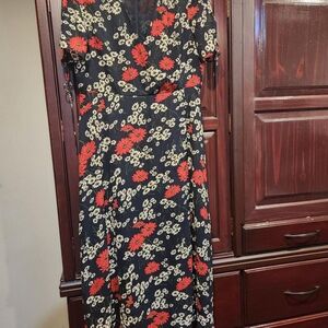 Madewell Peekaboo-Sleeve Midi Dress in Hillside Daisies